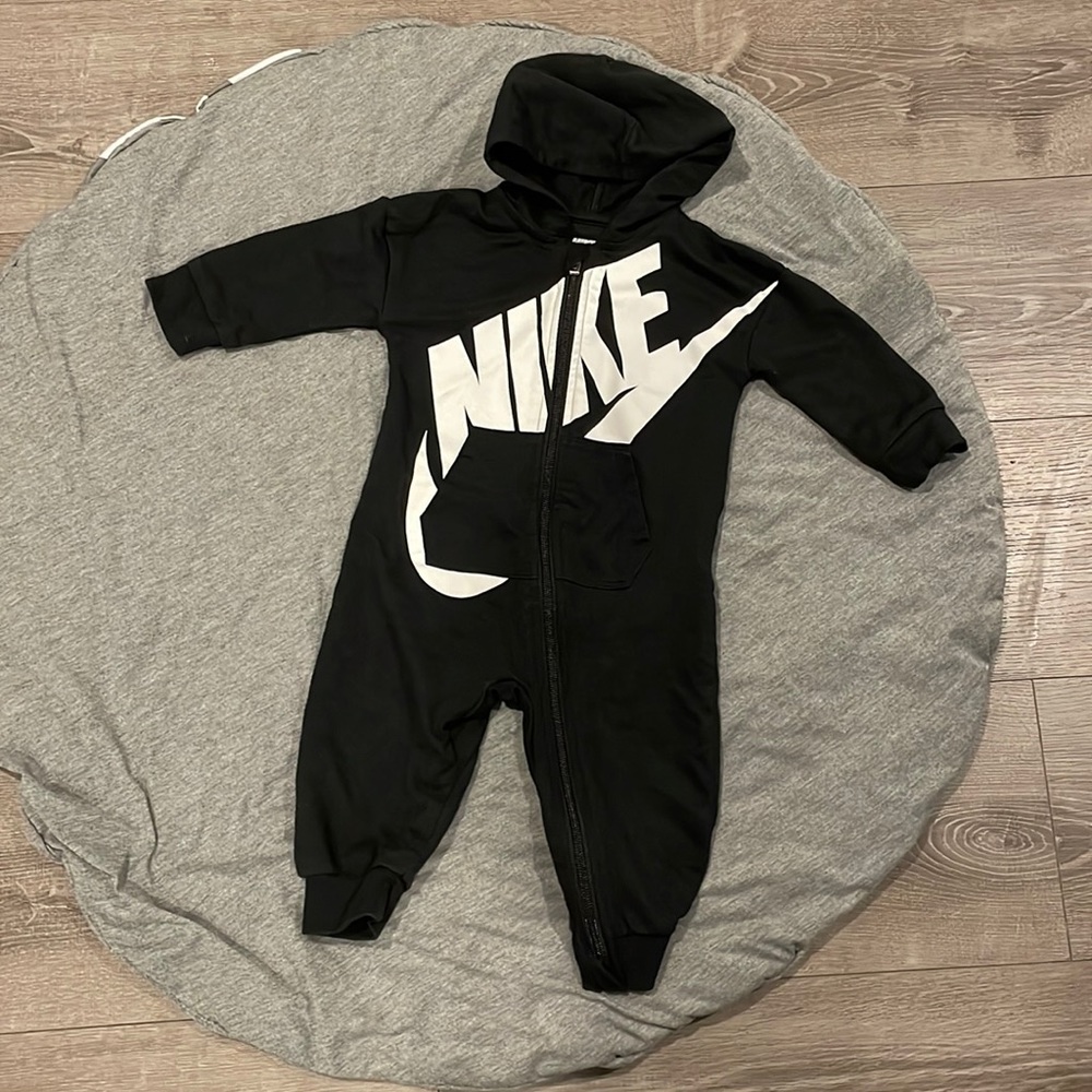 Nike suit